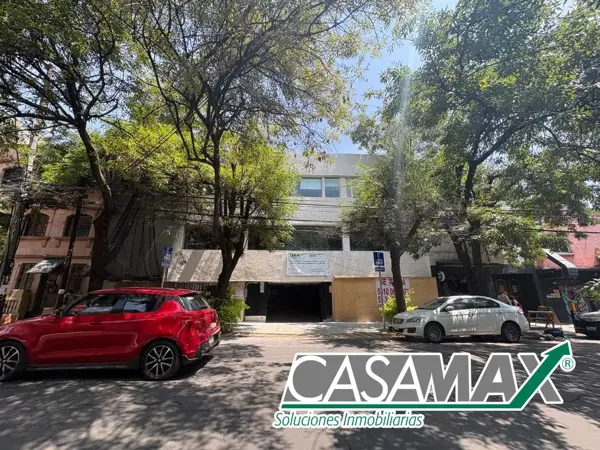 Amplio Local Comercial en Renta | Ideal para Consultorios y Servicios Médicos