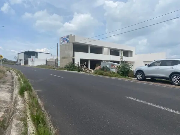 TERRENO USO MIXTO, CERCA ESTACIÓN TREN MÉXICO-QUERÉTARO