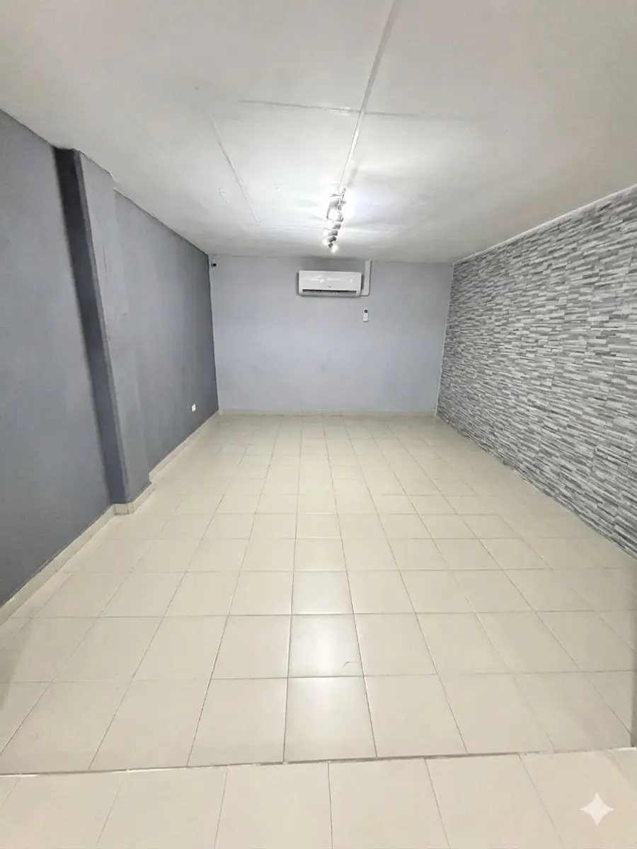 OFICINAS EN AMPL. LA ROSITA OFICINAS EN AMPL. LA ROSITA