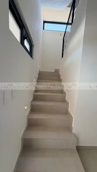 Casa en venta en La Montaña, García — foto 2 de 17