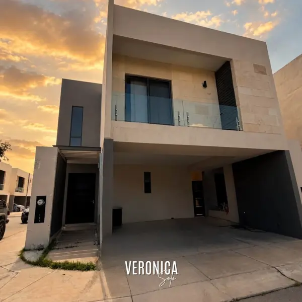 CASA EN VENTA CAMPOS ELISEOS