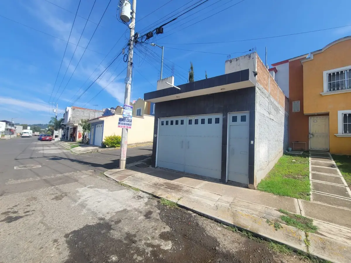 Casa en venta en Villas de la Loma, Morelia — foto 1 de 24