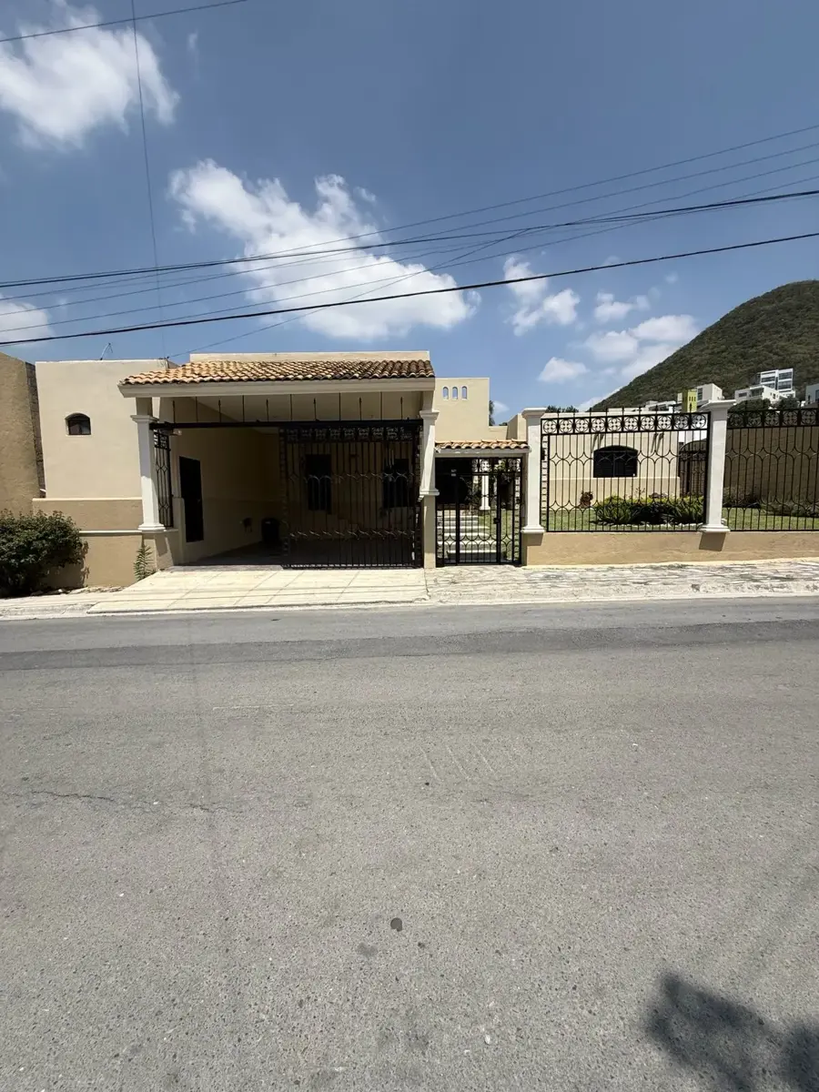 Casa en venta en Campestre Bugambilias, Monterrey — foto 1 de 48