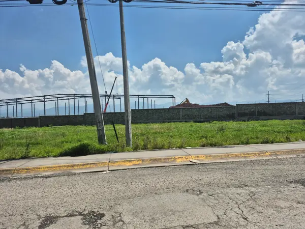 Terreno en venta en San Miguel Totocuitlapilco, Metepec — foto 2 de 3