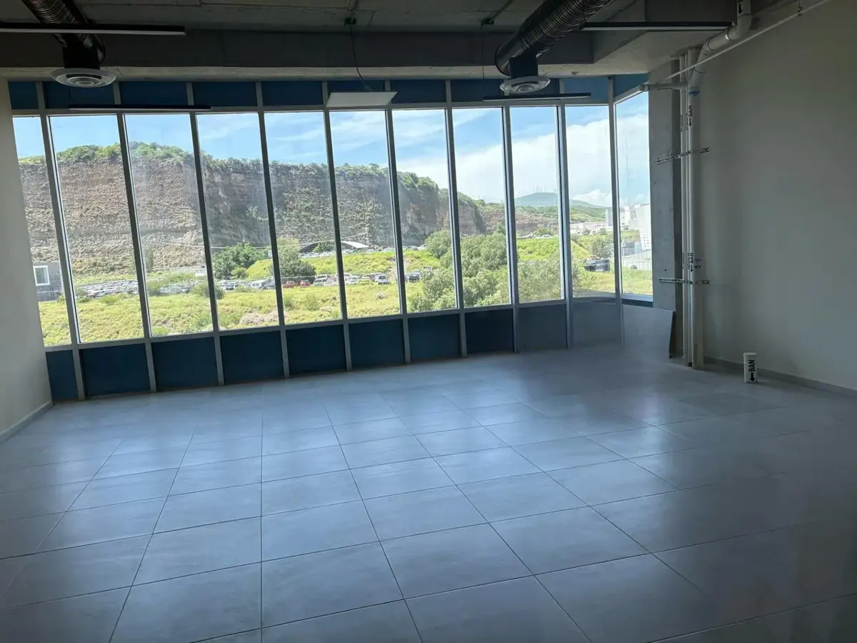 Oficina en venta en Piamonte, El Marqués — foto 1 de 10