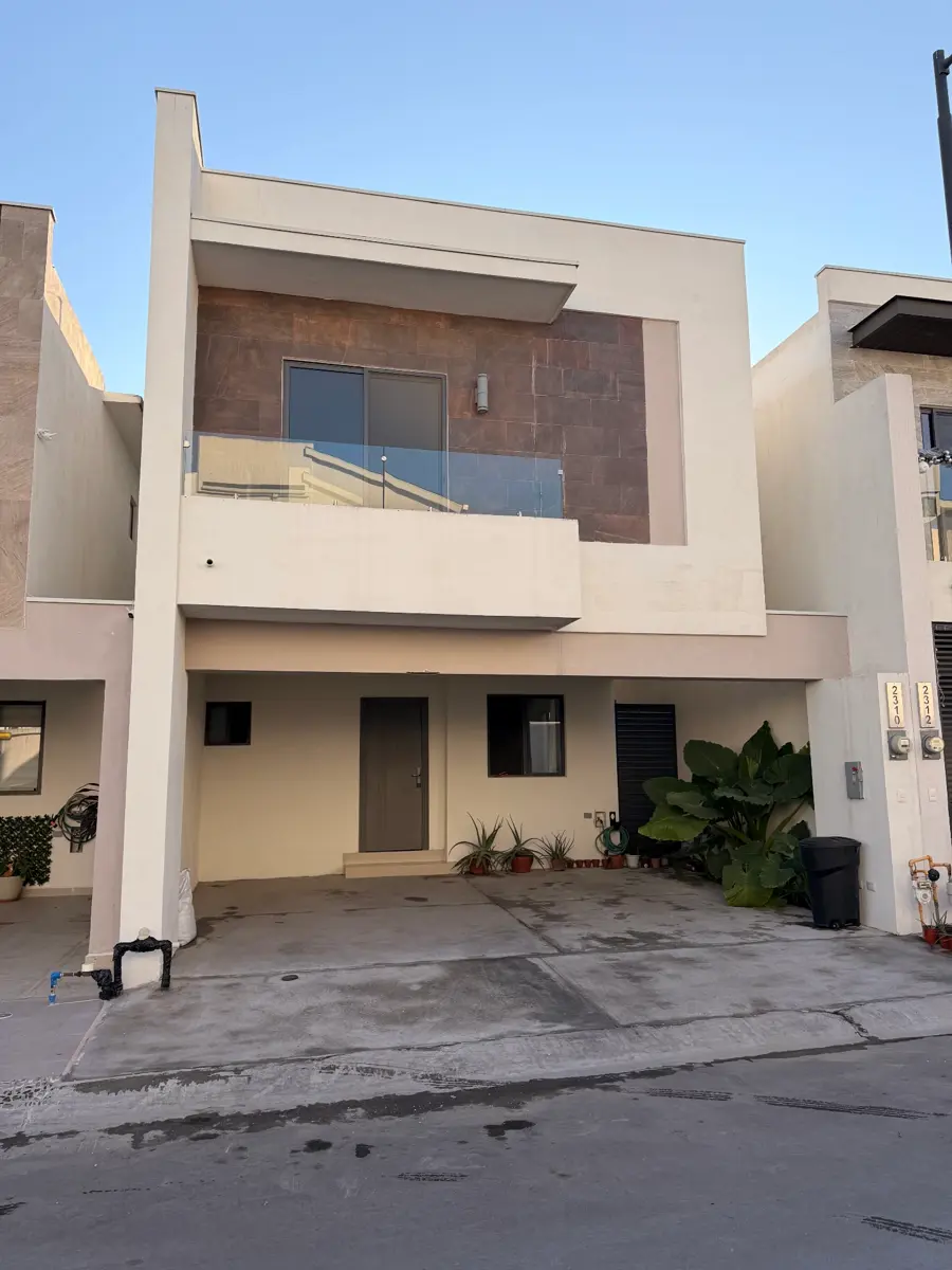 Casa en venta en Fontana Residencial, Guadalupe — foto 1 de 19