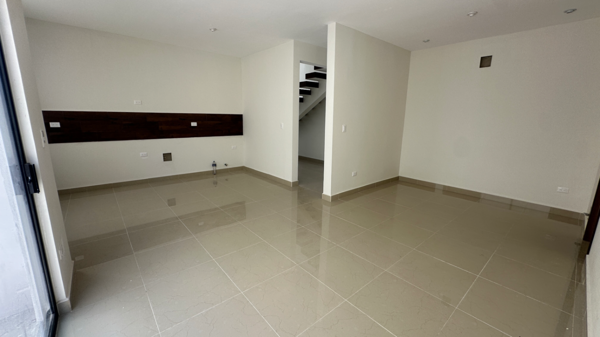 Casa en venta en Brisas Poniente, Saltillo — foto 2 de 27