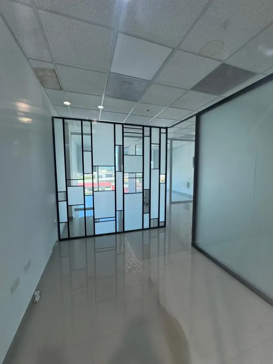Oficina en renta en Villas la Rioja, Monterrey — foto 1 de 11