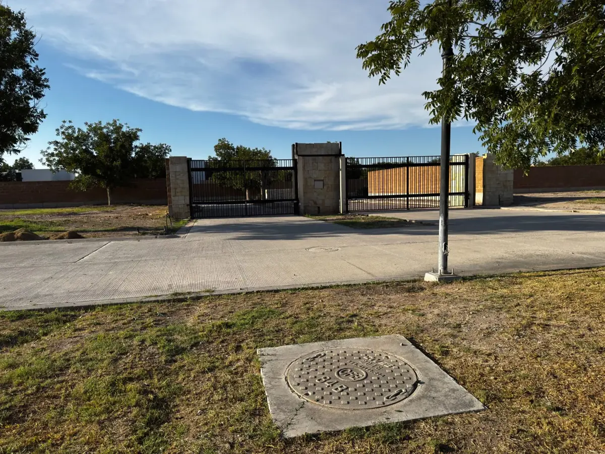 Vista 2 de Terreno en Venta en La Barranca, Torreón, Coahuila de Zaragoza