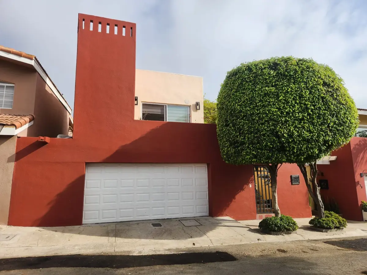 Casa en venta en La Perla Residencial, Tijuana — foto 1 de 28