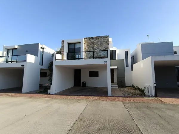 Residencia en Renta Privada Fontana Mérida | Alberca y Amenidades Premium Residencia en Renta Privada Fontana Mérida | Alberca y Amenidades Premium