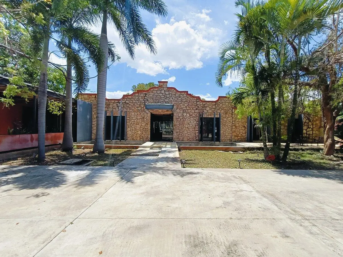 Local en renta en Villas La Hacienda, Mérida — foto 1 de 32