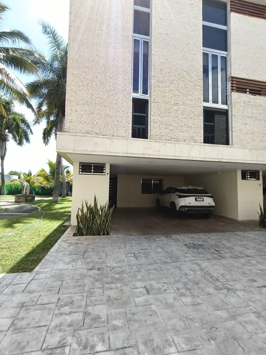 Casa en renta en Montebello, Mérida — foto 1 de 26