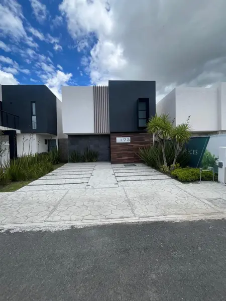 Casa en Venta en La Providencia, Mineral de la Reforma - Amplia y Moderna con Amenidades