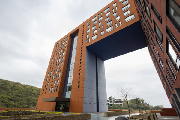 Departamento en venta en el exclusivo edificio Cantera Jade, con vista al oriente de la ciudad.
