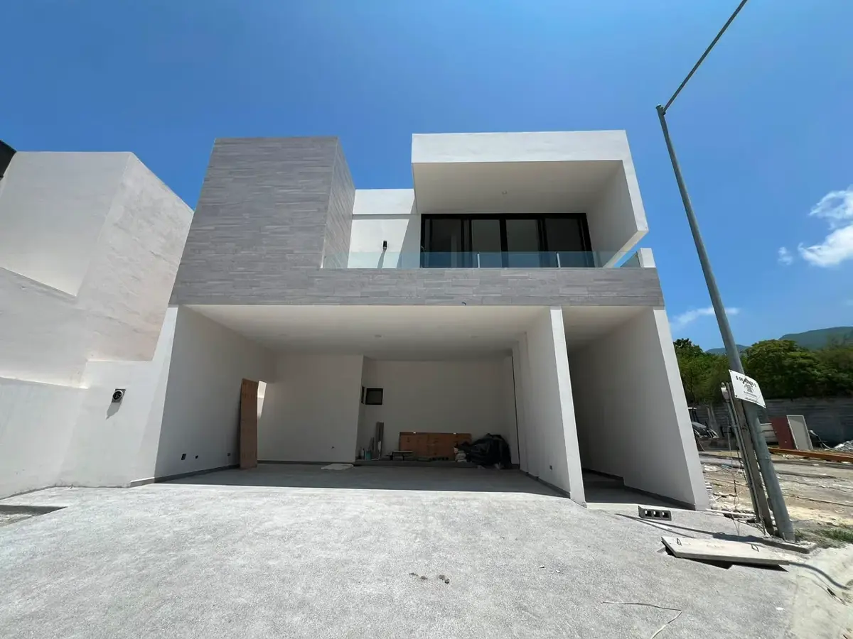 Casa en venta en El Uro, Monterrey — foto 1 de 25