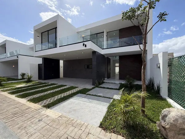 Casa en privada en Temozon norte Renta o venta ??