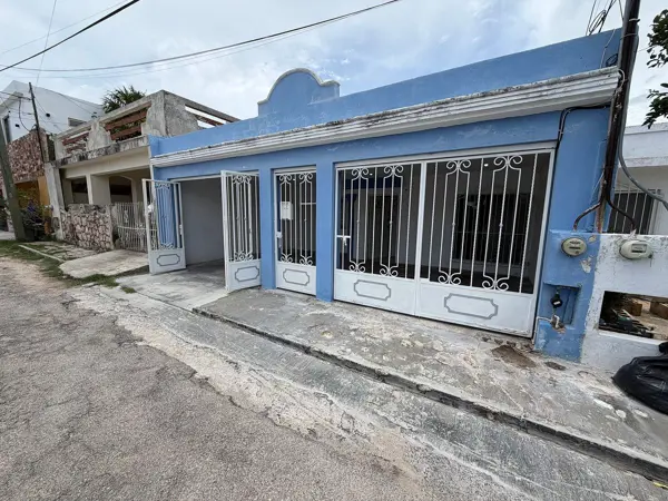 Casa en venta en Yucalpeten, Mérida — foto 2 de 16