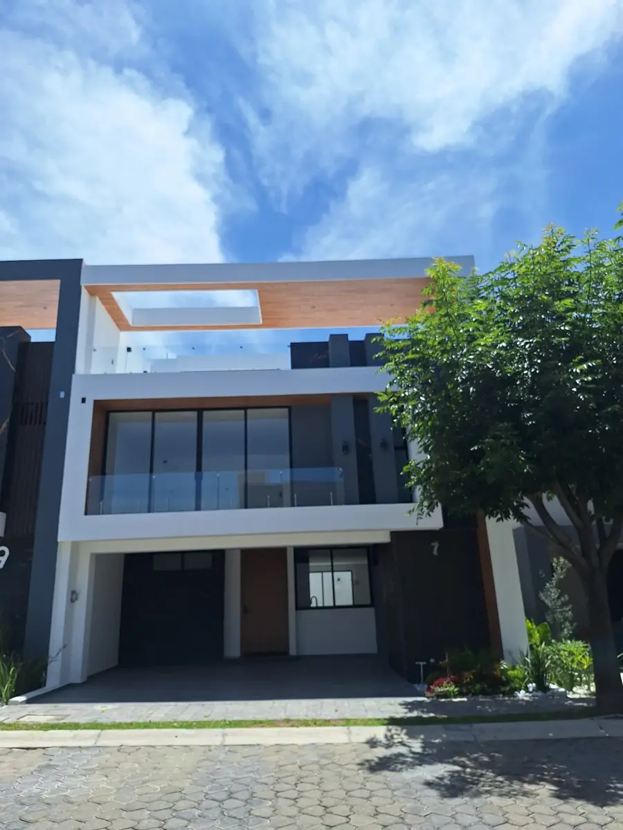 Casa en venta en Lomas de Angelópolis II, San Andrés Cholula — foto 1 de 23