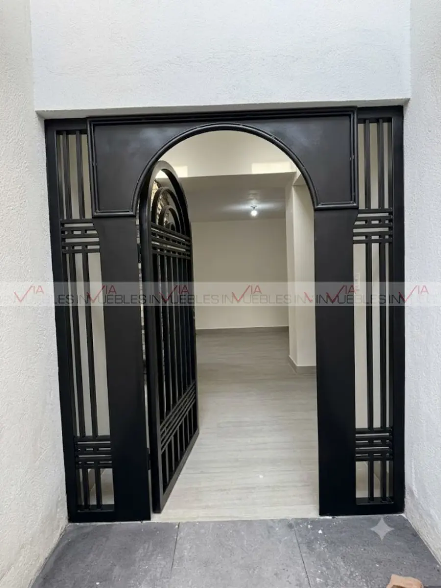 Casa en venta en Ciudad Satelite, Monterrey — foto 1 de 18