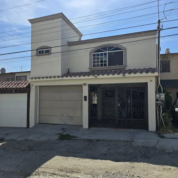 ?? Amplia casa en renta en Lomas de la Presa – ¡Comodidad y excelente ubicación!