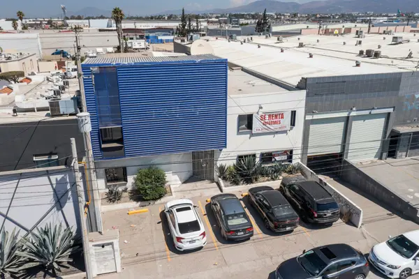 EDIFICIO DE OFICINAS EN UBICACIÓN ESTRATEGICA
