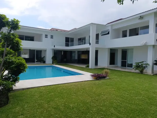 Casa en venta en Lomas de Cocoyoc, Atlatlahucan — foto 2 de 33