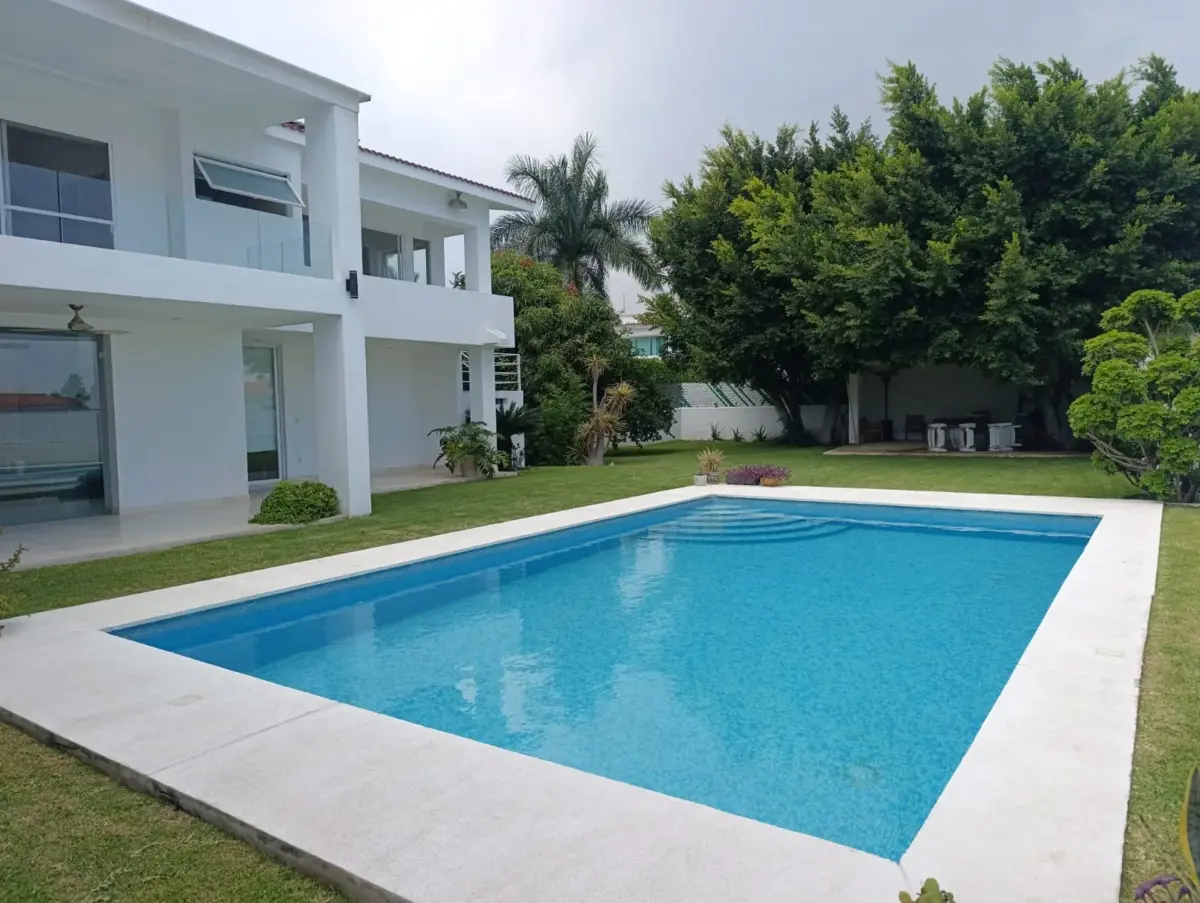 Casa en venta en Lomas de Cocoyoc, Atlatlahucan — foto 1 de 33