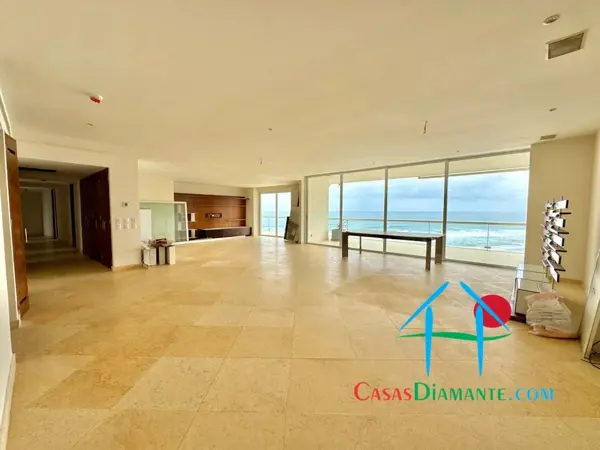 Departamento a pie de playa con terraza y vista al mar
