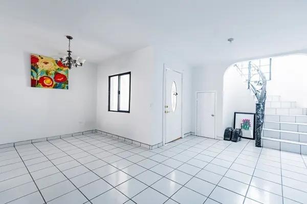 Casa en venta en Villa Fontana IX, Tijuana — foto 2 de 18