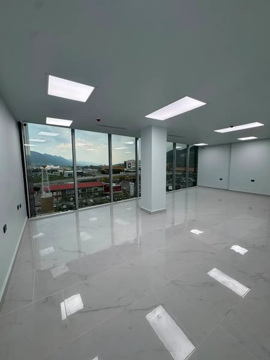 Oficina en renta en Villas la Rioja, Monterrey — foto 1 de 8
