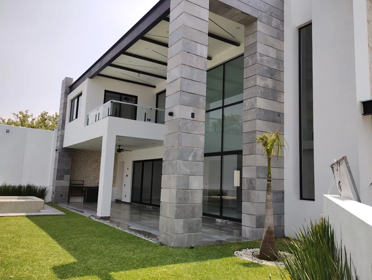 Casa en venta en Lomas de Cocoyoc, Atlatlahucan — foto 1 de 42