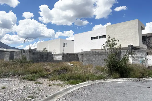 Se VENDE Terreno en Fracc. Santa Elena 1er Sec. Arteaga
