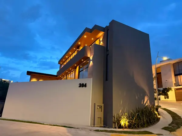 Casa en venta en Zanda, León — foto 1 de 16