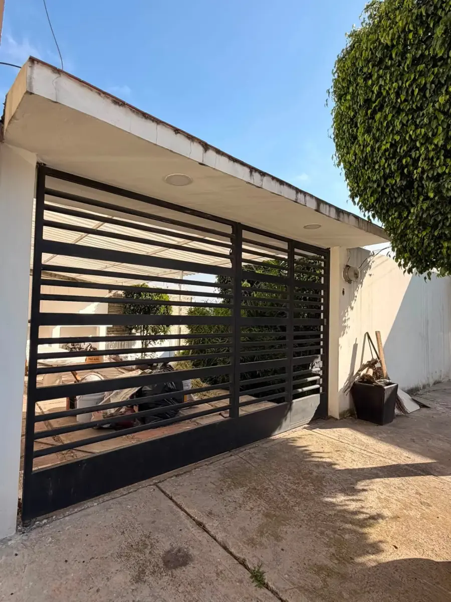 Casa en venta en Lomas Lindas I Sección, Atizapán de Zaragoza — foto 1 de 23