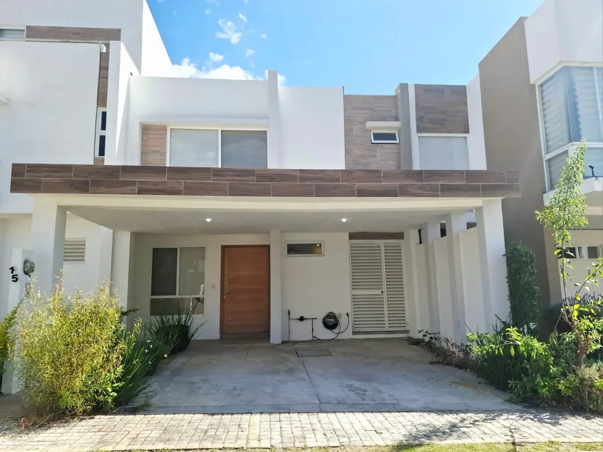 Casa en renta en Lomas de Angelópolis, San Andrés Cholula — foto 1 de 16