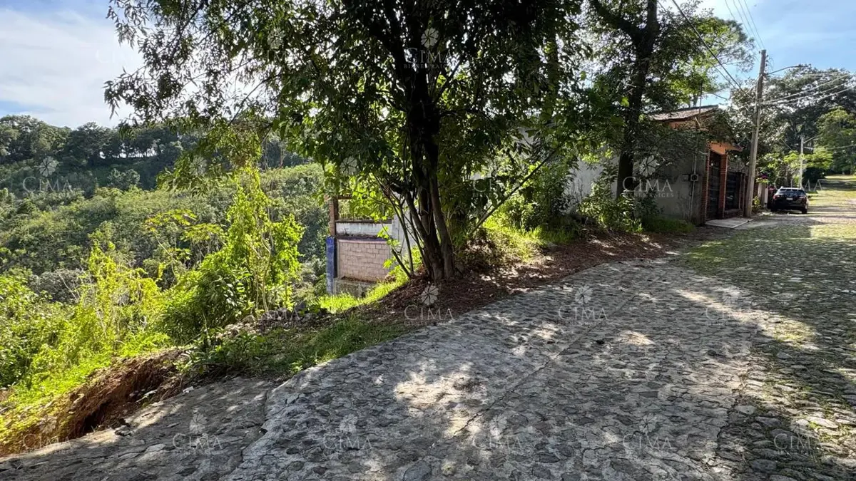 Terreno en venta en Del Bosque, Cuernavaca — foto 1 de 9