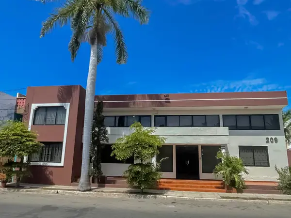 EDIFICIO PARA OFICINAS EN VENTA  A UNOS PASOS DEL MALECON