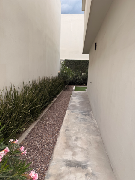 Casa en venta en El Rocal Residencial, Saltillo — foto 3 de 23