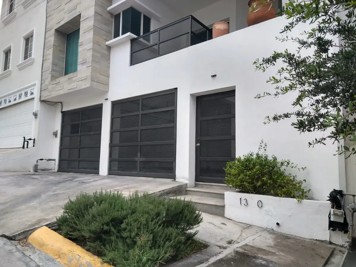CASA EN VENTA EN BALCONES DE SAN JERÓNIMO, MONTERREY CASA EN VENTA EN BALCONES DE SAN JERÓNIMO, MONTERREY