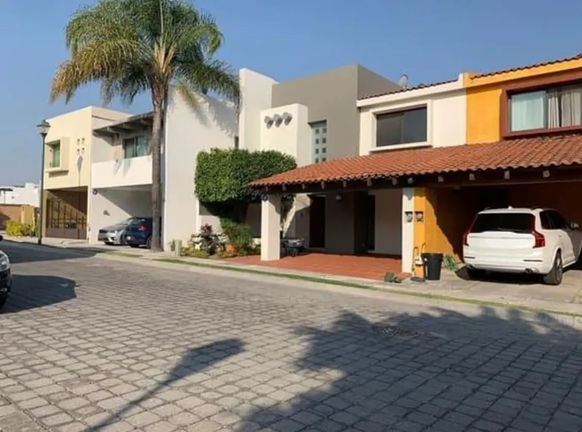 Casa en venta en San Bernardino Tlaxcalancingo, San Andrés Cholula — foto 1 de 18