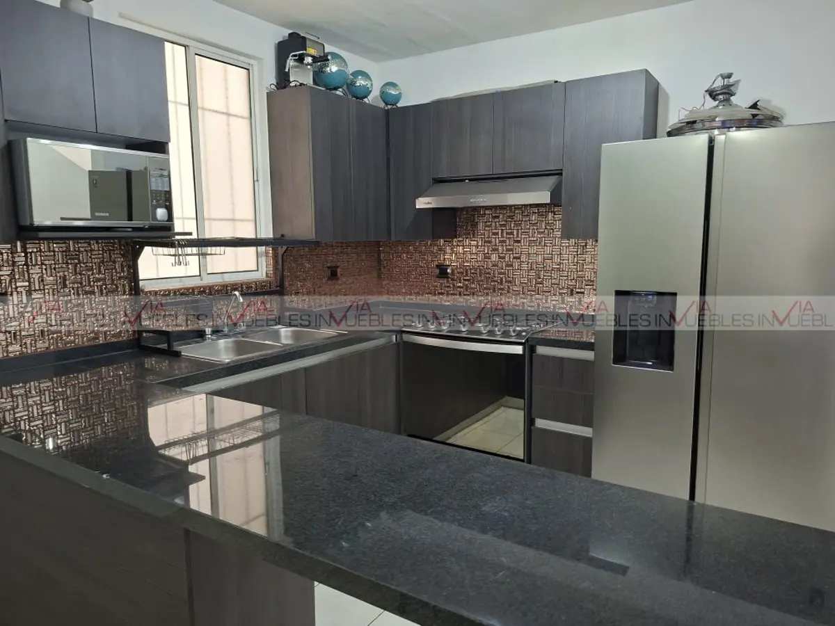 Casa en renta en Los Parques, García — foto 1 de 21