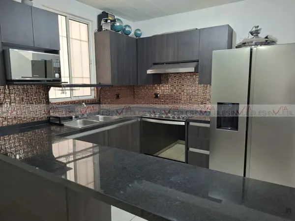 Casa en renta en Los Parques, García — foto 3 de 21