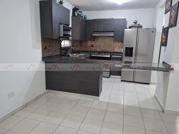 Casa en renta en Los Parques, García — foto 2 de 21