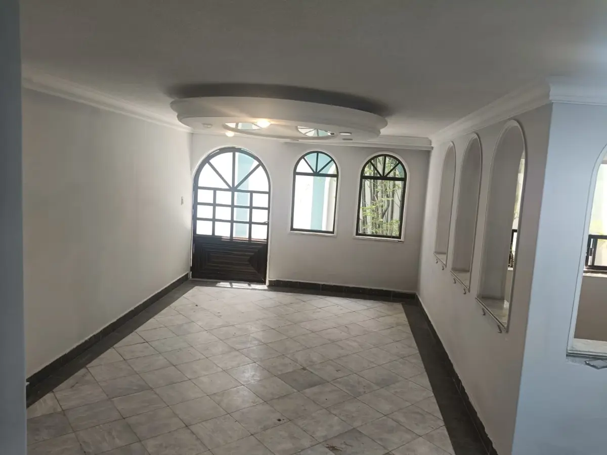 Casa en venta en Villa de las Flores 1a Sección (Unidad Coacalco), Coacalco de Berriozábal — foto 1 de 56