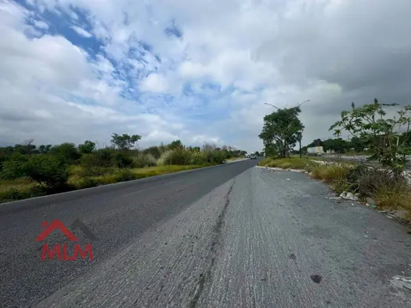 Terreno en renta en Adolfo Lopez Mateos, Santa Catarina — foto 2 de 12