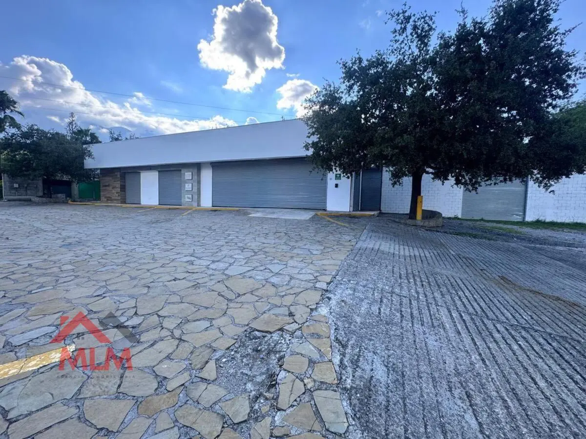 Local en renta en El Uro, Monterrey — foto 1 de 27