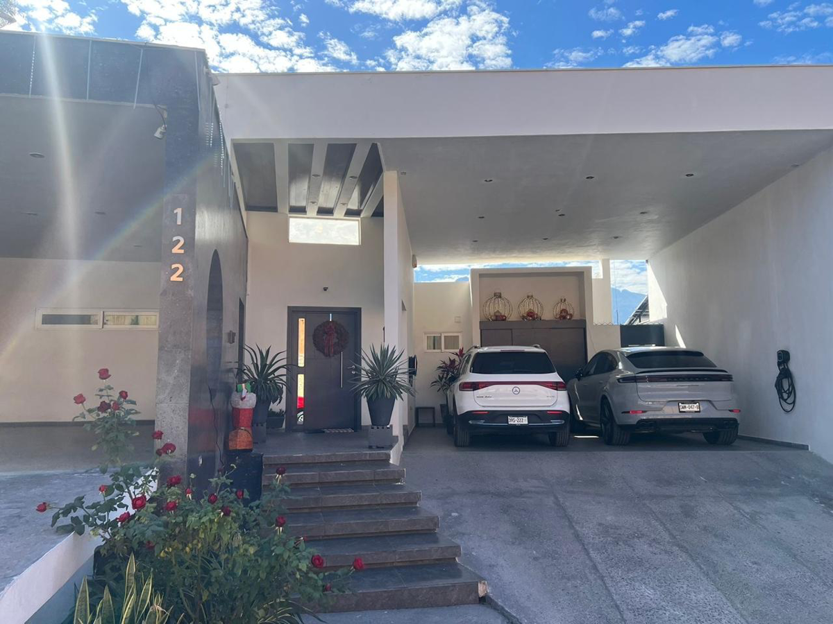 Casa en venta en Vista Real, San Pedro Garza García — foto 1 de 12