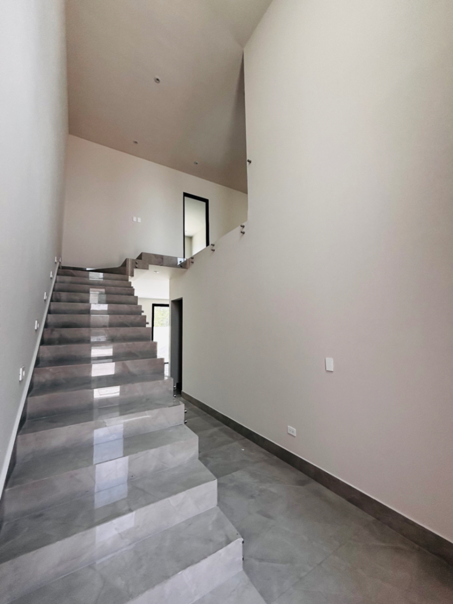Casa en Venta en Los Nogales, Santiago, Nuevo León