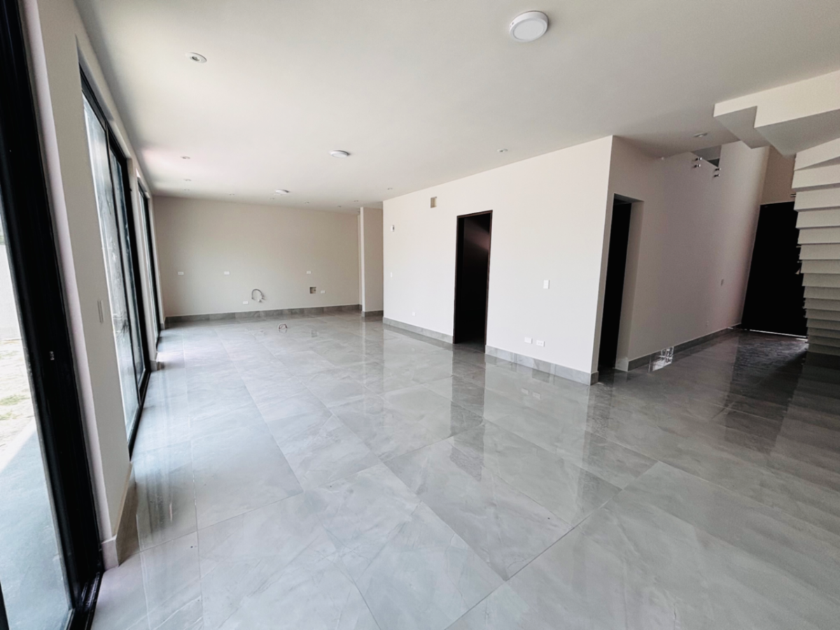 Casa en Venta en Los Nogales, Santiago, Nuevo León